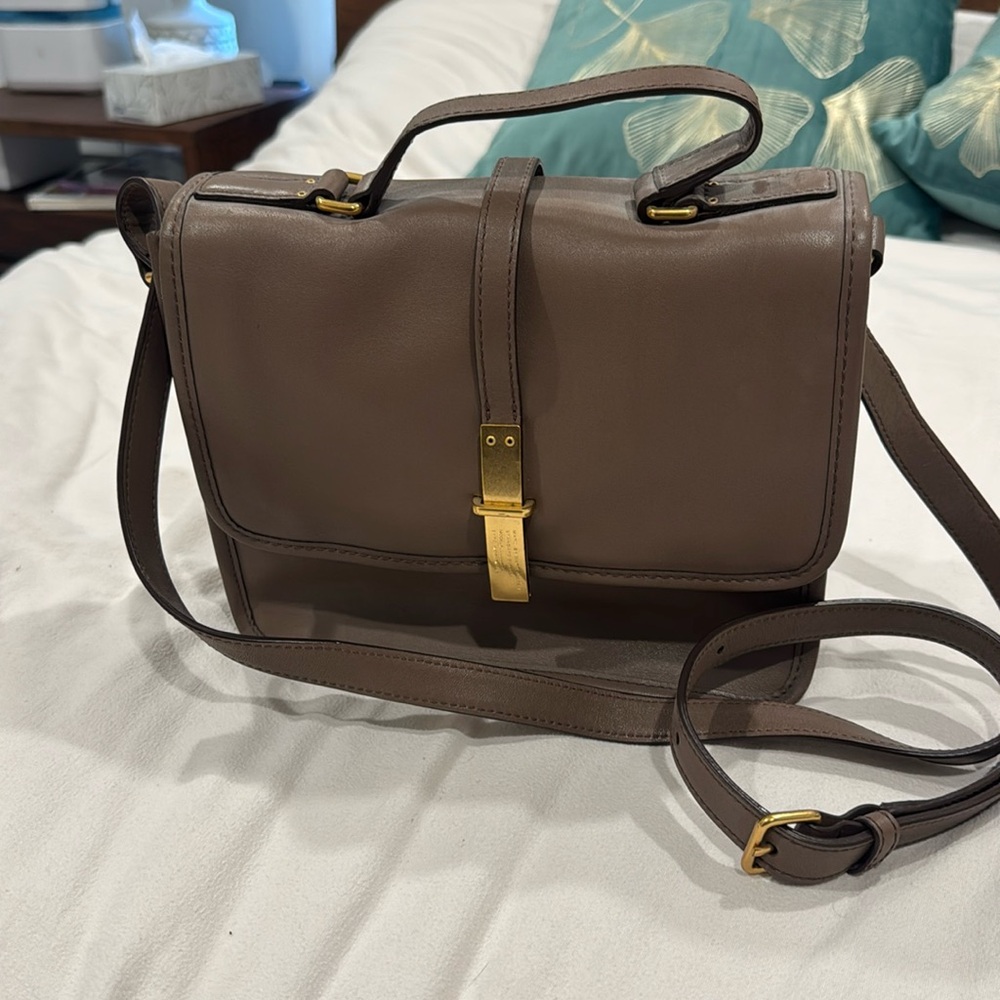 Marc Jacob’s crossbody smooth leather purse